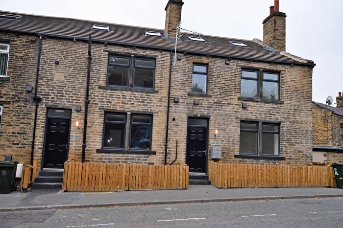 2 Bedroom Flat To Rent In Harrogate Road, Bradford, BD2