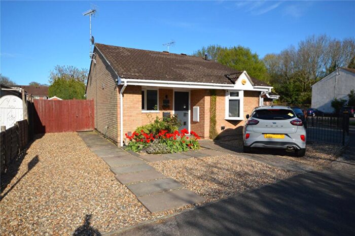 2 Bedroom Bungalow For Sale In Cemetery Road, Houghton Regis, Dunstable, Bedfordshire, LU5