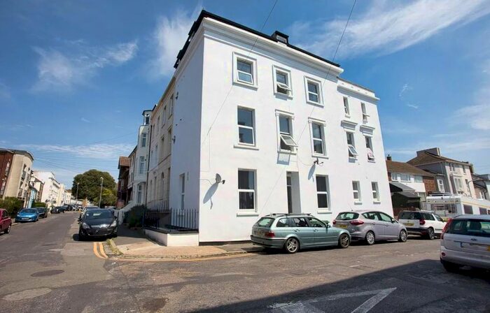 2 Bedroom Flat To Rent In London Street, Folkestone, CT20