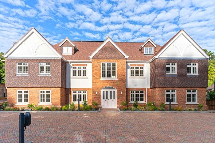 2 Bedroom Flat For Sale In Welcomes Road, Kenley, CR8