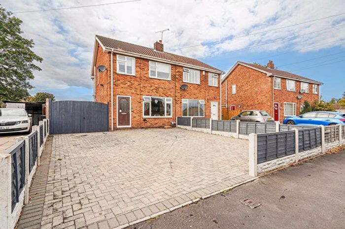 3 Bedroom Semi-Detached House For Sale In Croft Road, Camblesforth, Selby, YO8
