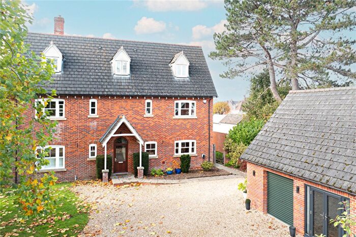 6 Bedroom Detached House For Sale In Oxford Garden, Old Town, Swindon, SN1