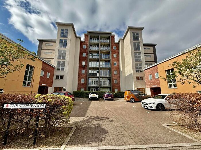 2 Bedroom Apartment For Sale In Fellside Avenue, Sunniside, Newcastle Upon Tyne, NE8