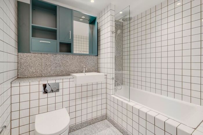 2 Bedroom Flat To Rent In Balfron Tower, St Leonards Road, London, E14