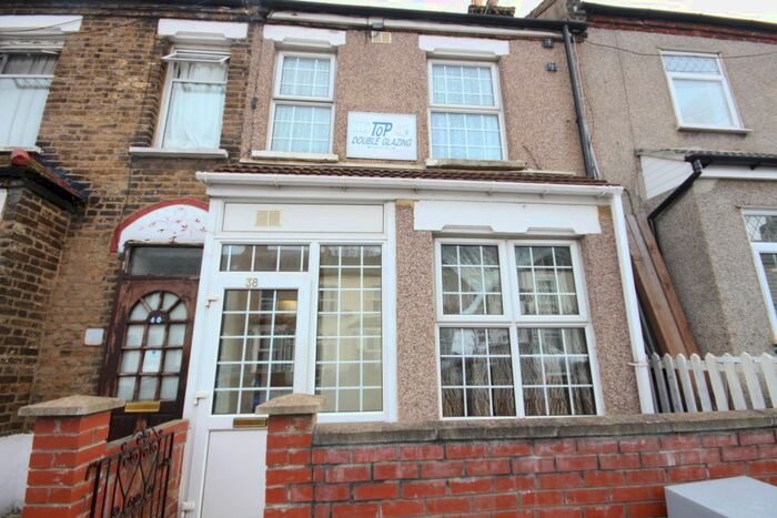2 Bedroom Terraced House To Rent In Kentmere Road, London, SE18