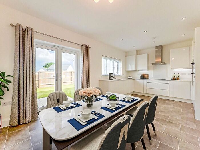 4 Bedroom Detached House To Rent In Elm Park, Exeter, EX2