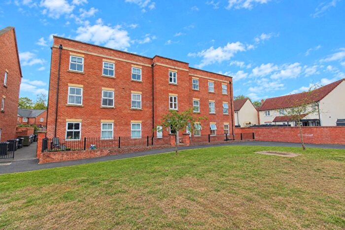 2 Bedroom Flat For Sale In Barons Crescent, Trowbridge, BA14