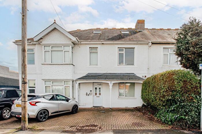 1 Bedroom Flat To Rent In Stour Road, Christchurch, BH23