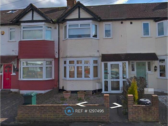 1 Bedroom Flat To Rent In Tennyson Avenue, New Malden KT3