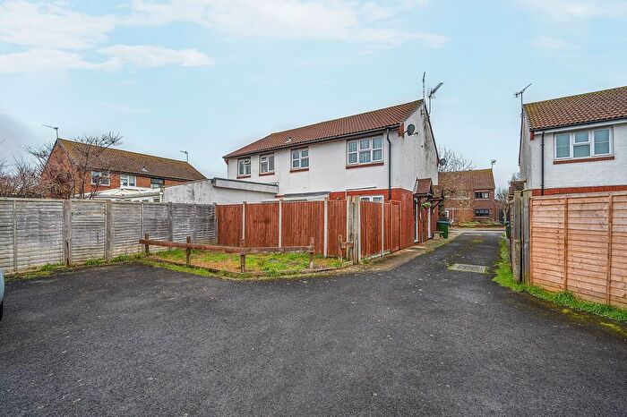 1 Bedroom End Of Terrace House For Sale In Moraunt Drive, Middleton-On-Sea, Bognor Regis, PO22
