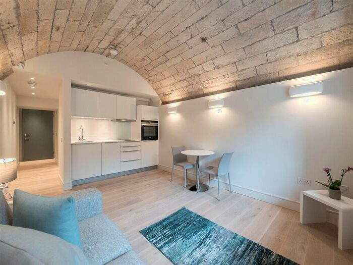 Flat To Rent In Donaldson Drive, Edinburgh, Midlothian, EH12