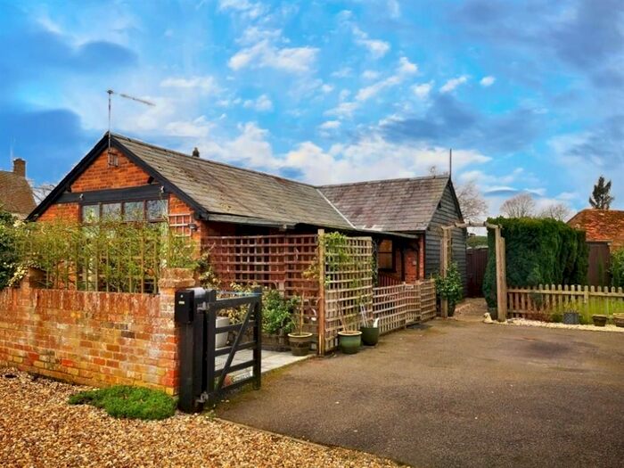 2 Bedroom Barn Conversion For Sale In Aylesbury Road, Cuddington, Aylesbury, HP18