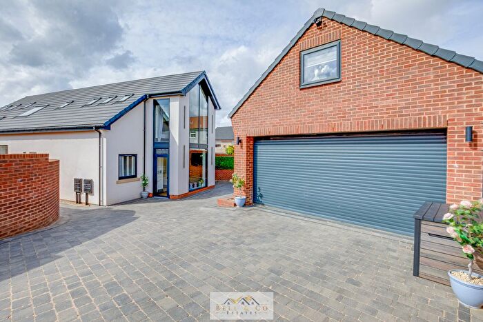 6 Bedroom Detached House For Sale In Rose Way, Killamarsh, Sheffield, S21