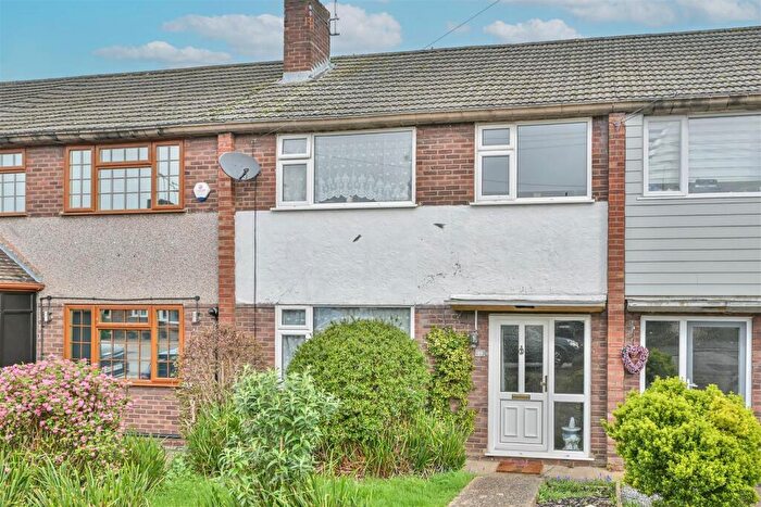 3 Bedroom Terraced House For Sale In Queenswood Avenue, Hutton, Brentwood, CM13