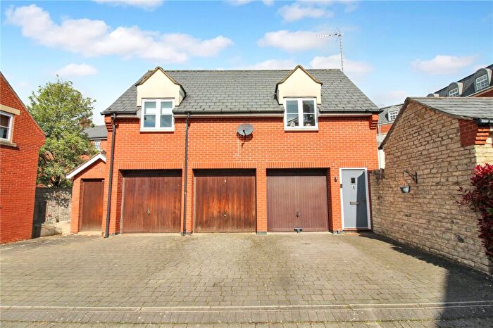 2 Bedroom Detached House For Sale In Muirfield, Redhouse, Swindon, SN25