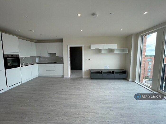 2 Bedroom Flat To Rent In Taro Apartments, Harrow, HA1