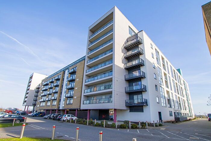 2 Bedroom Flat For Sale In Davaar House, Ferry Court, Cardiff, CF11