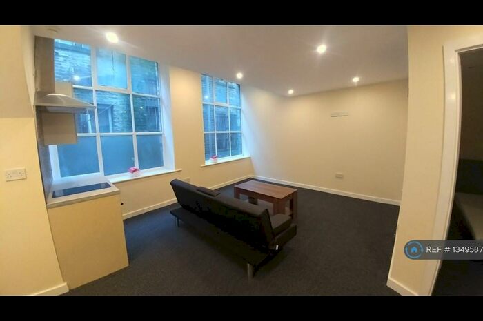 1 Bedroom Flat To Rent In Rawson Place, Bradford, BD1
