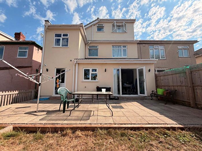6 Bedroom House To Rent In Frome Valley Road, Bristol, BS16