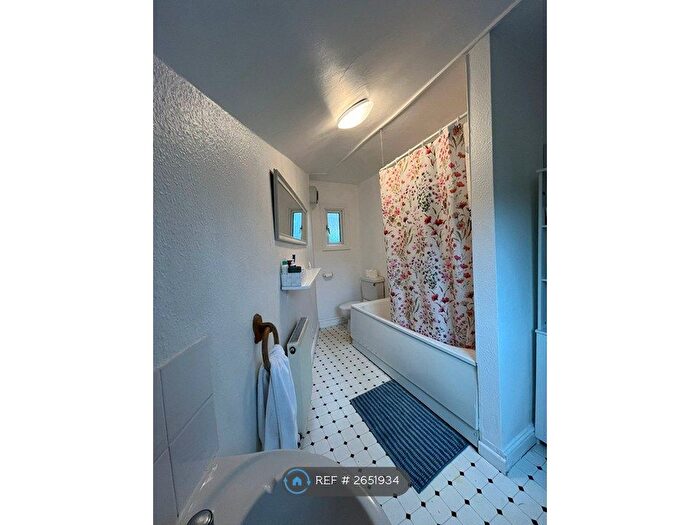 4 Bedroom Terraced House To Rent In Well Street, Exeter, EX4