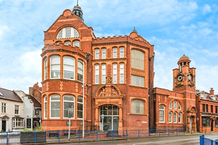 2 Bedroom Flat For Sale In Hagley Road, Stourbridge, DY8