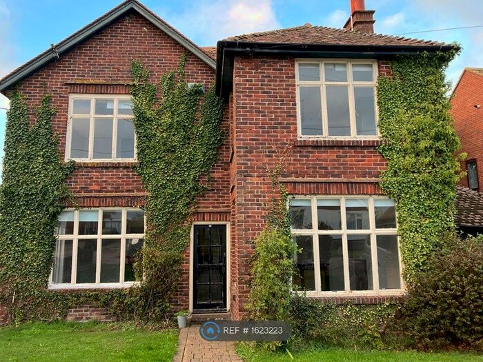 4 Bedroom Detached House To Rent In Hillside Road, Whitstable, CT5