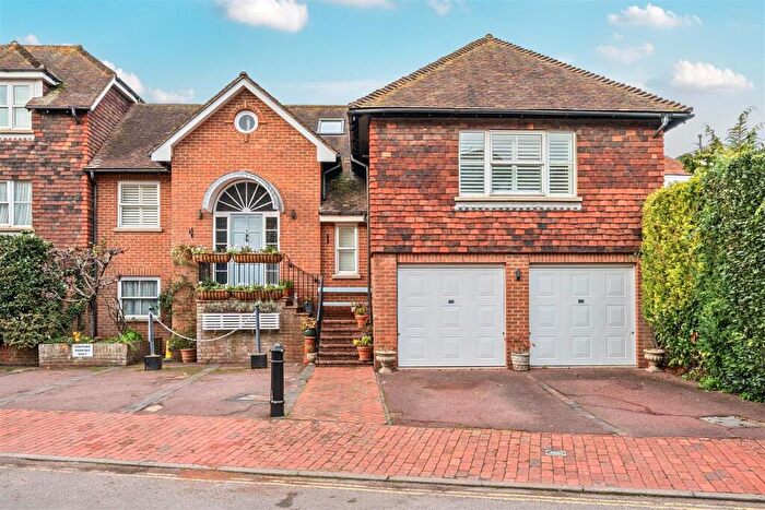 4 Bedroom Maisonette For Sale In Tarrant Wharf, Arundel, BN18