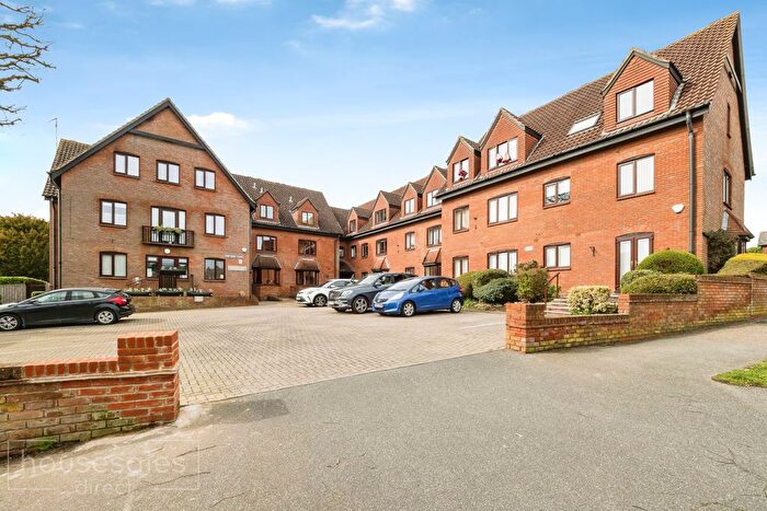 1 Bedroom Flat For Sale In Sawyers Court, Brentwood, CM15