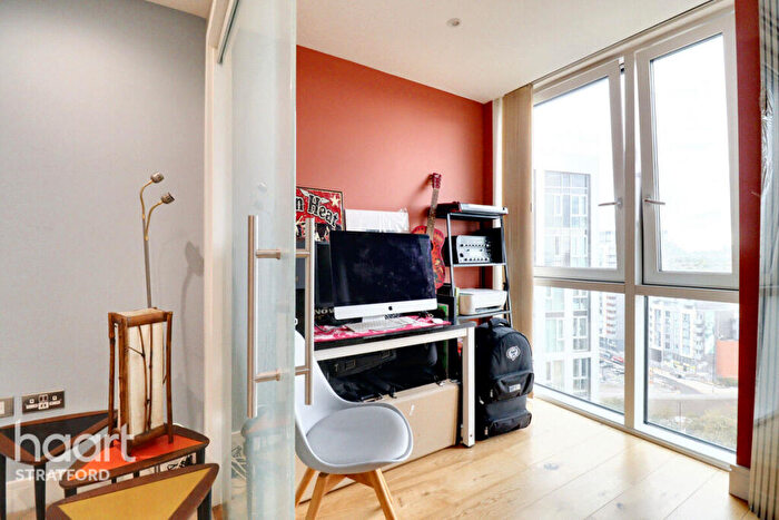 1 Bedroom Apartment For Sale In High Street, Stratford, E15