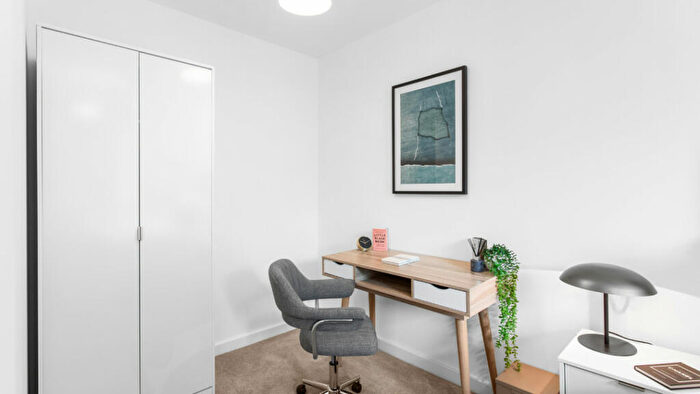 1 Bedroom Apartment For Sale In Kenavon Drive, Reading, RG1