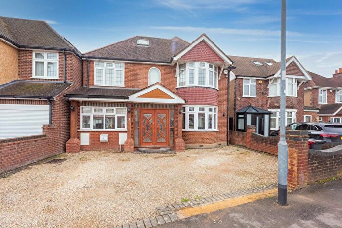 5 Bedroom Detached House For Sale In Buckland Avenue, Langley, SL3