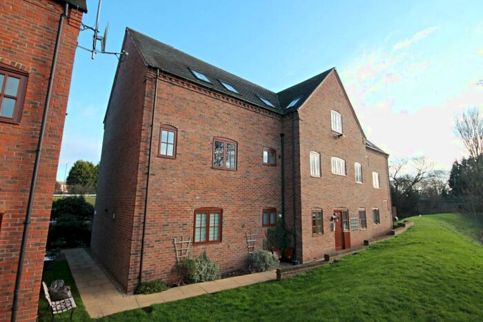 2 Bedroom Apartment For Sale In Arden Mews, Kingsbury, Tamworth, B78