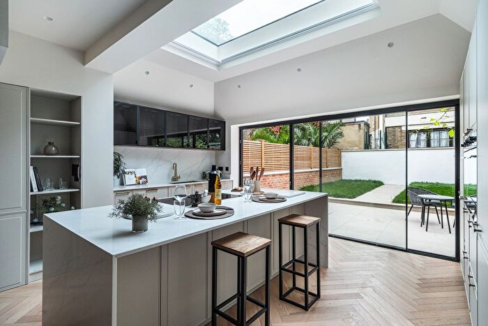 4 Bedroom Terraced House For Sale In Sandringham Road, London, E8