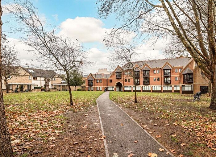 2 Bedroom Flat To Rent In Swan Street, Isleworth, TW7