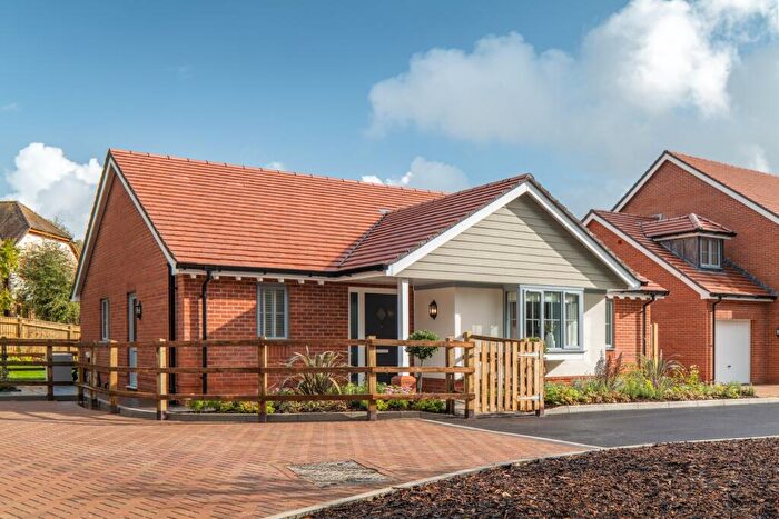 3 Bedroom Detached Bungalow For Sale In Ringwood Road, Alderholt, Fordingbridge, SP6