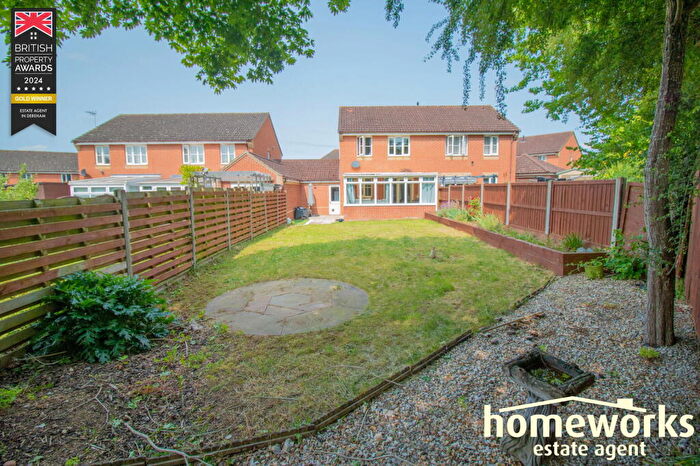3 Bedroom Semi-Detached House For Sale In Macarthur Drive, Dereham, NR19