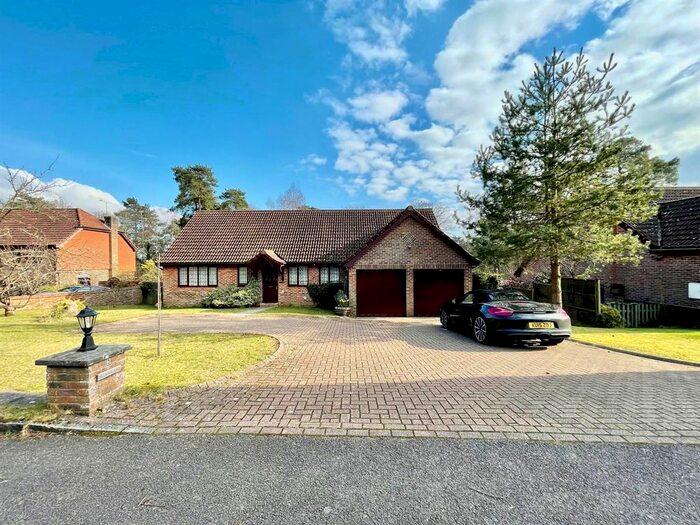 5 Bedroom Detached House To Rent In Liphook Road, Whitehill, Bordon, GU35