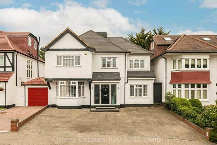 6 Bedroom Detached House For Sale In Cheyne Walk, London, NW4