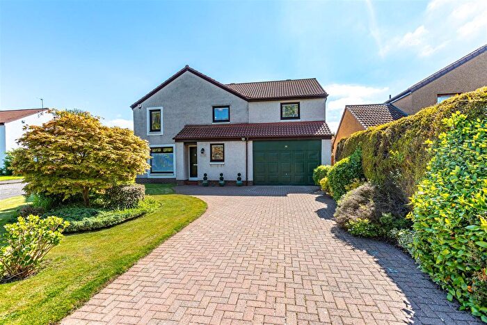 5 Bedroom Detached House For Sale In East Clapperfield, Edinburgh, EH16