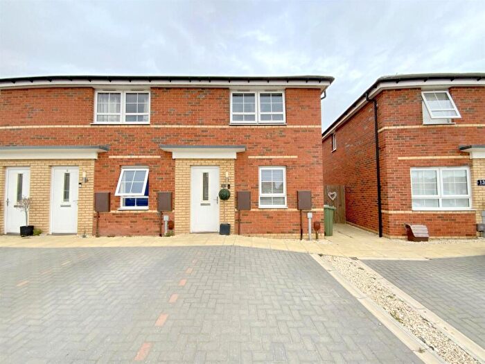 2 Bedroom End Of Terrace House For Sale In Wellington Avenue, New Waltham, DN36