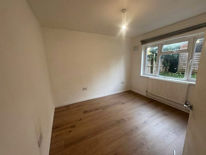 2 Bedroom Property To Rent In Russett Close, Orpington, BR6