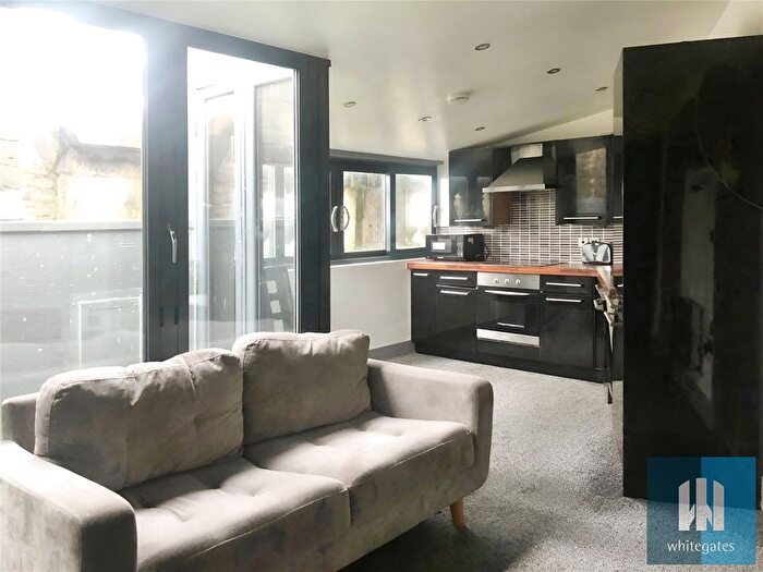 2 Bedroom Flat To Rent In Britannia Buildings, St Peters Street, Huddersfield, HD1