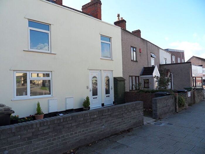 2 Bedroom Flat To Rent In High Street, Hanham, Bristol, BS15