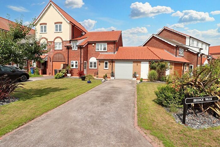 3 Bedroom Semi-Detached House For Sale In Bridge Walk, Burton Waters, LN1