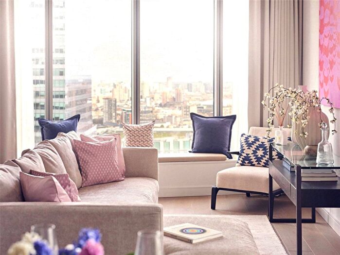 2 Bedroom Flat For Sale In Park Drive, Canary Wharf, E14