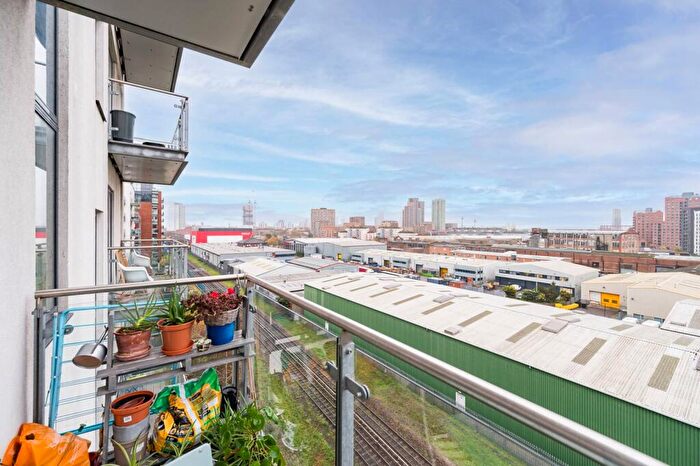 1 Bedroom Flat For Sale In Seven Seas Gardens, , Bow, London, E3