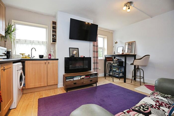 1 Bedroom Flat For Sale In Friars Hill, Wroxton, Banbury, Oxfordshire, OX15