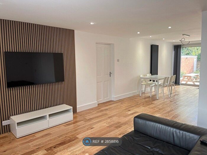 2 Bedroom Flat To Rent In Milton Road, Cambridge, CB4