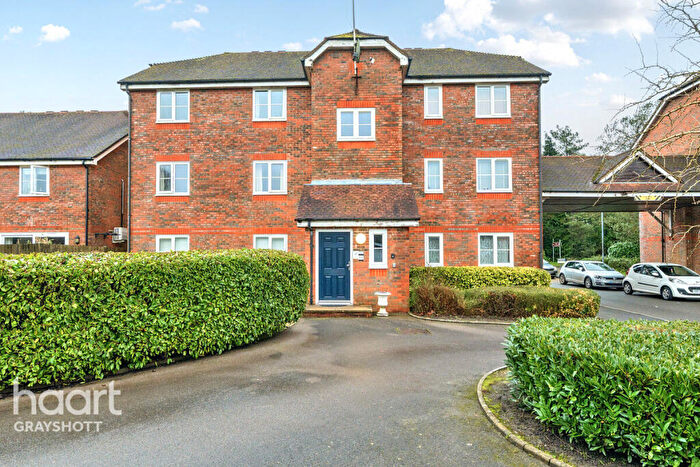 1 Bedroom Apartment For Sale In Royal Huts Avenue, Hindhead, GU26