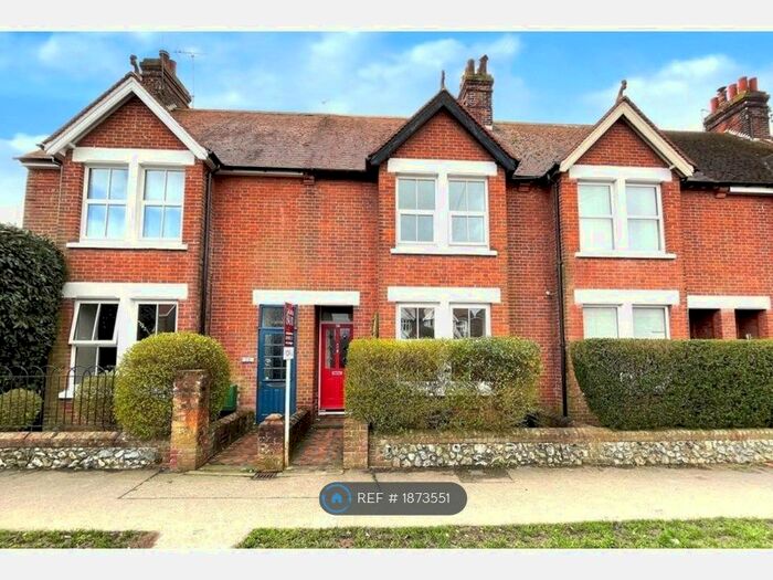 3 Bedroom Terraced House To Rent In Cornwall Road, Littlehampton, BN17